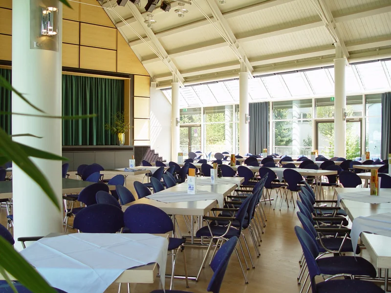 Festhallen_-_Kurhaus_2-67aef82d.webp
